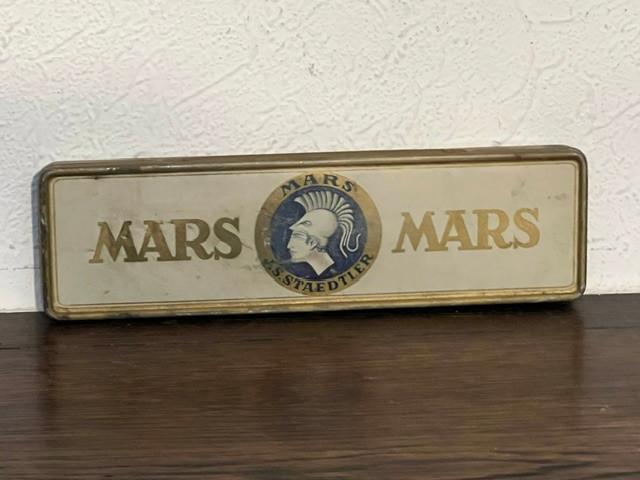 Ancienne boîte à stylos en tôle de Mars Staedtler, Enlèvement