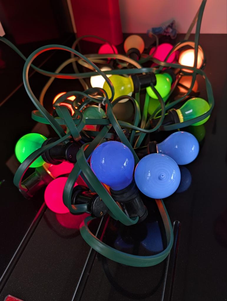 Lampensnoer in verschillende kleuren, Enlèvement, Utilisé