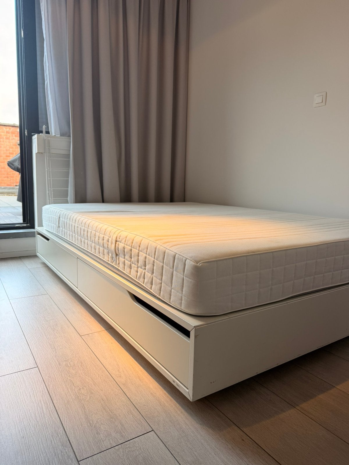 Lit Ikea 140x200 avec tiroirs, Queen size, 140 cm, Enlèvement, Utilisé