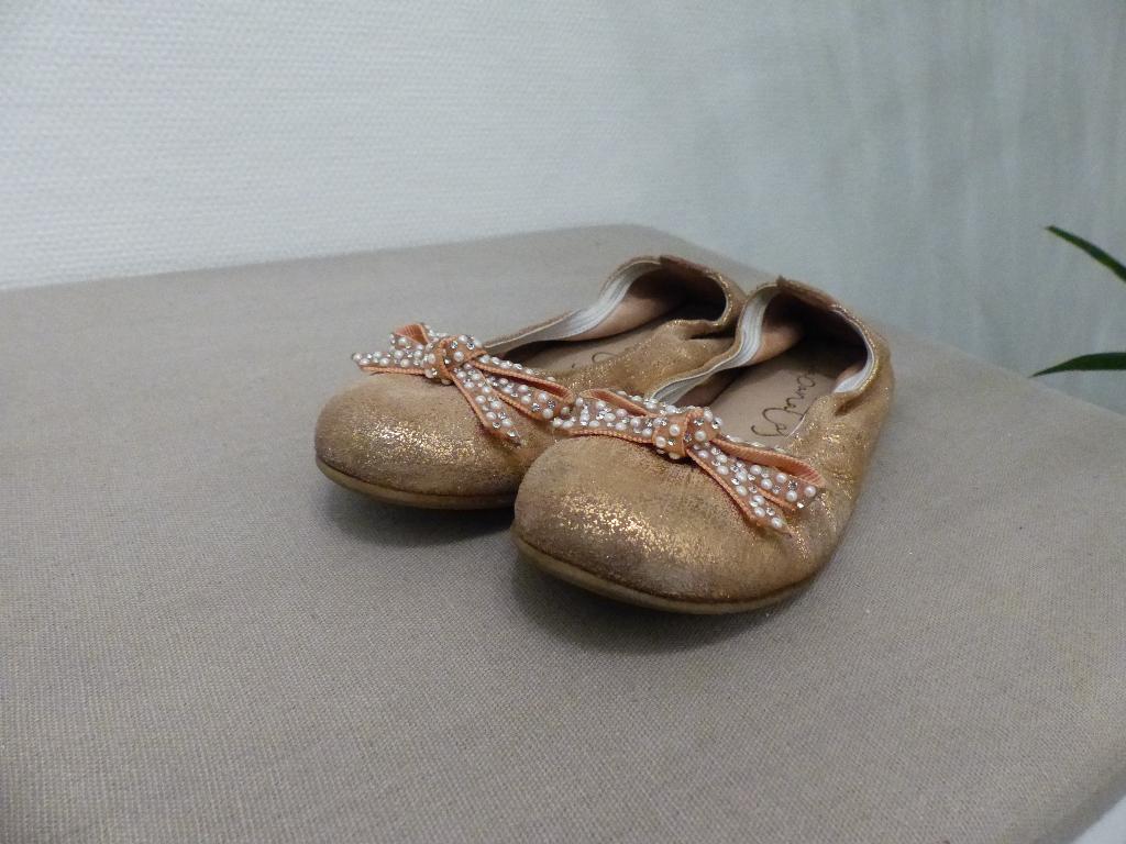 Eli goudkleurige lederen ballerina's - maat 27, Kinderen en Baby's, Kinderkleding | Schoenen en Sokken, Zo goed als nieuw, Schoenen