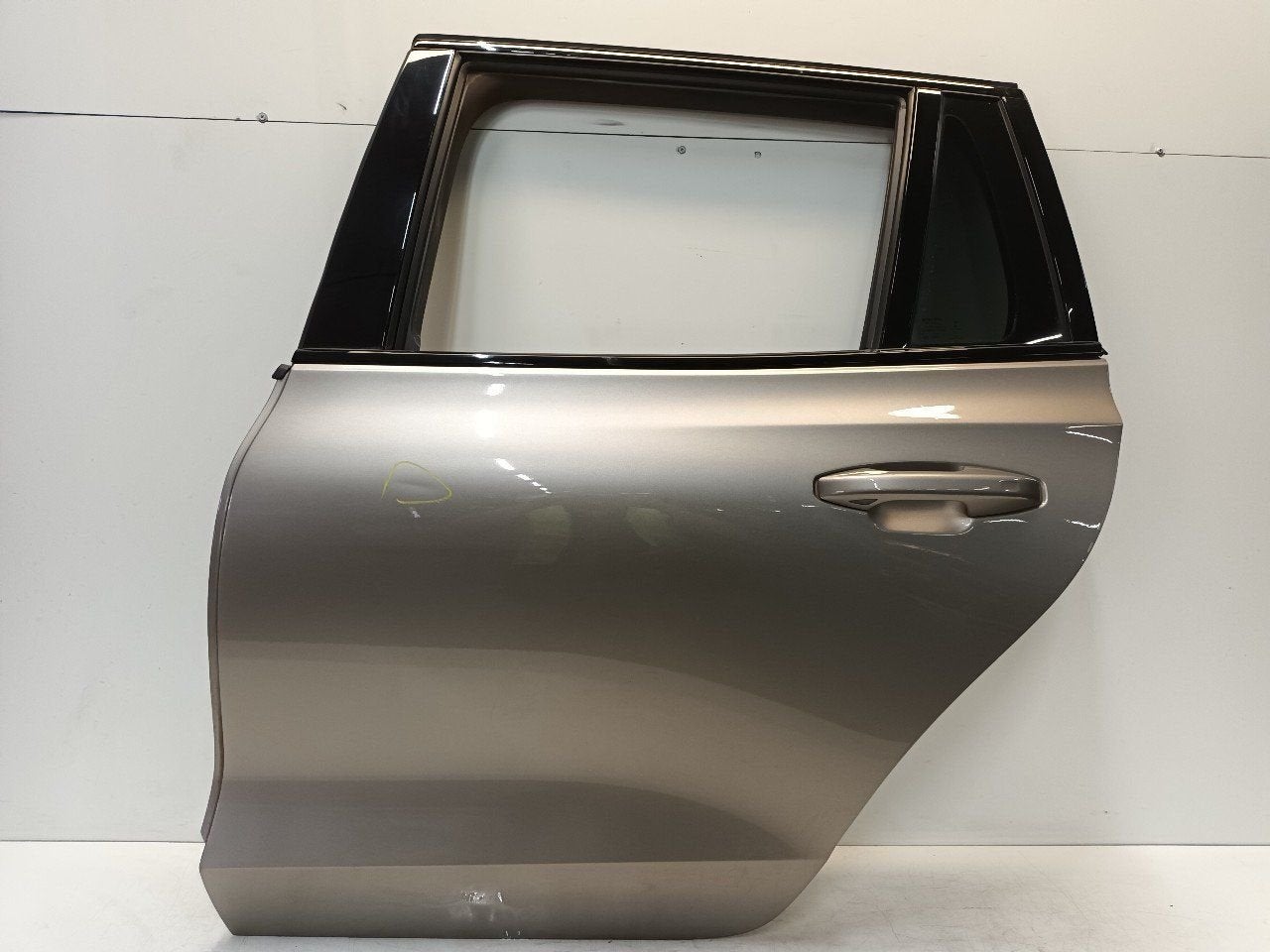 Portier links achter Volvo V60, Auto-onderdelen, Onderdelen@venauto.nl, Van der Ven Autorecycling B.V., Gebruikt, Ettenseweg 76, 4706 PB Roosendaal, The Netherlands