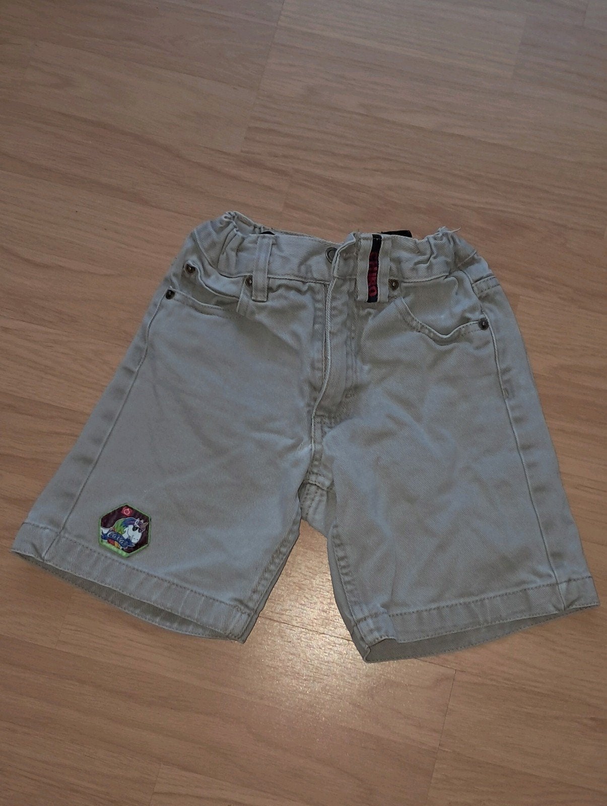 Officiële Chiro beige short uniform, Hobby en Vrije tijd, Ophalen of Verzenden