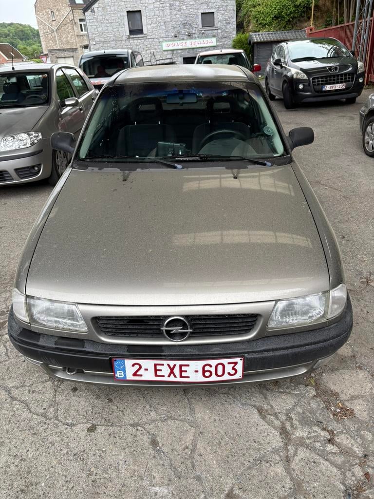 Opel astra f 1.4 essence 60ch 1996 ancetre, Auto's, Voorwielaandrijving, Stof, Particulier, Blauw