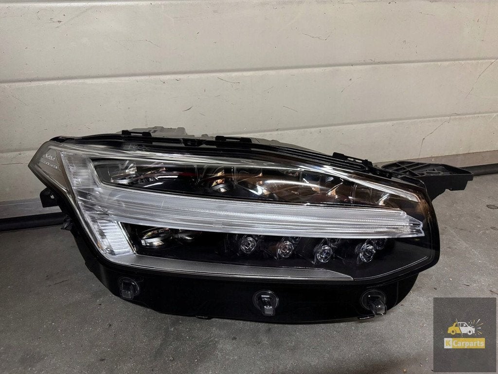 31446881, Volvo XC90 II FULL LED rechterlamp 31446881, Gebruikt, Gunnar Engellaus vag 8
405 31  Gothenburg, SE, Info@volvocars.com