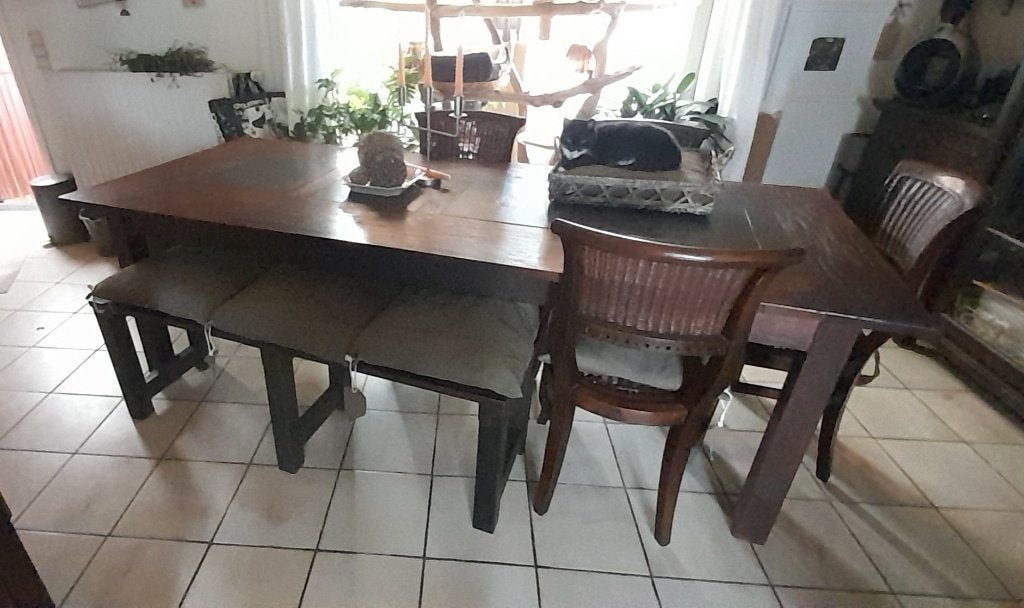 Eetkamertafel (10 personen), Enlèvement