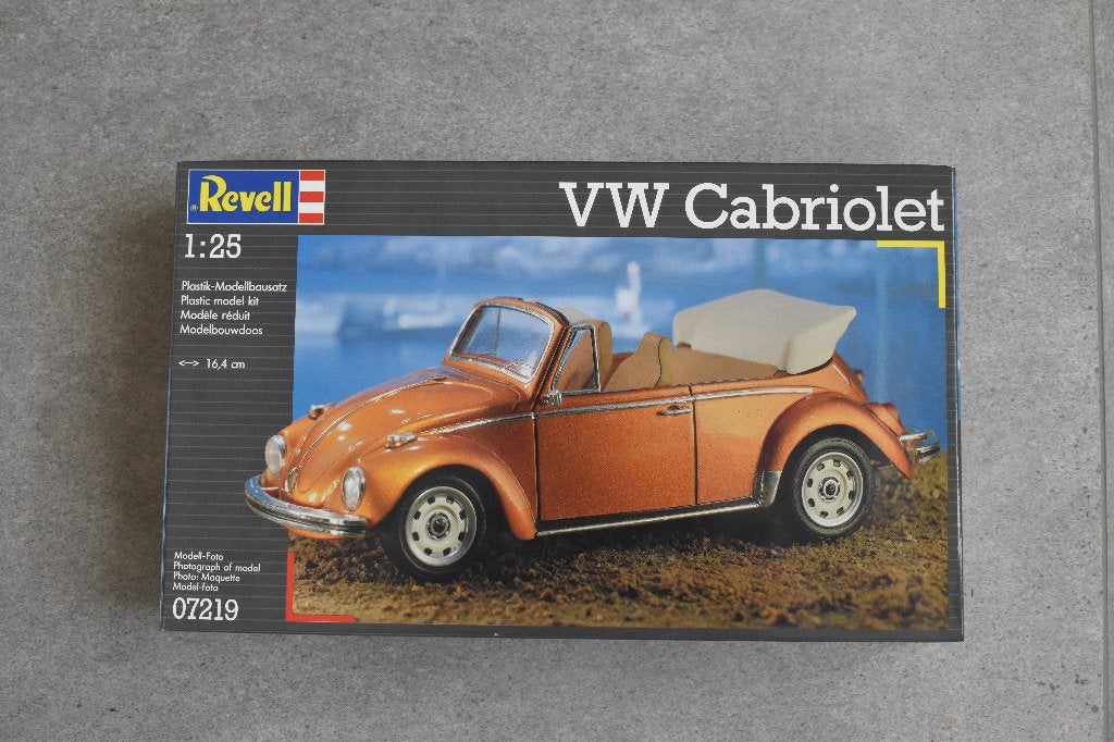 REVELL VW CABRIO, Hobby en Vrije tijd, Modelbouw | Auto's en Voertuigen, Ophalen, Auto, Revell, Groter dan 1:32