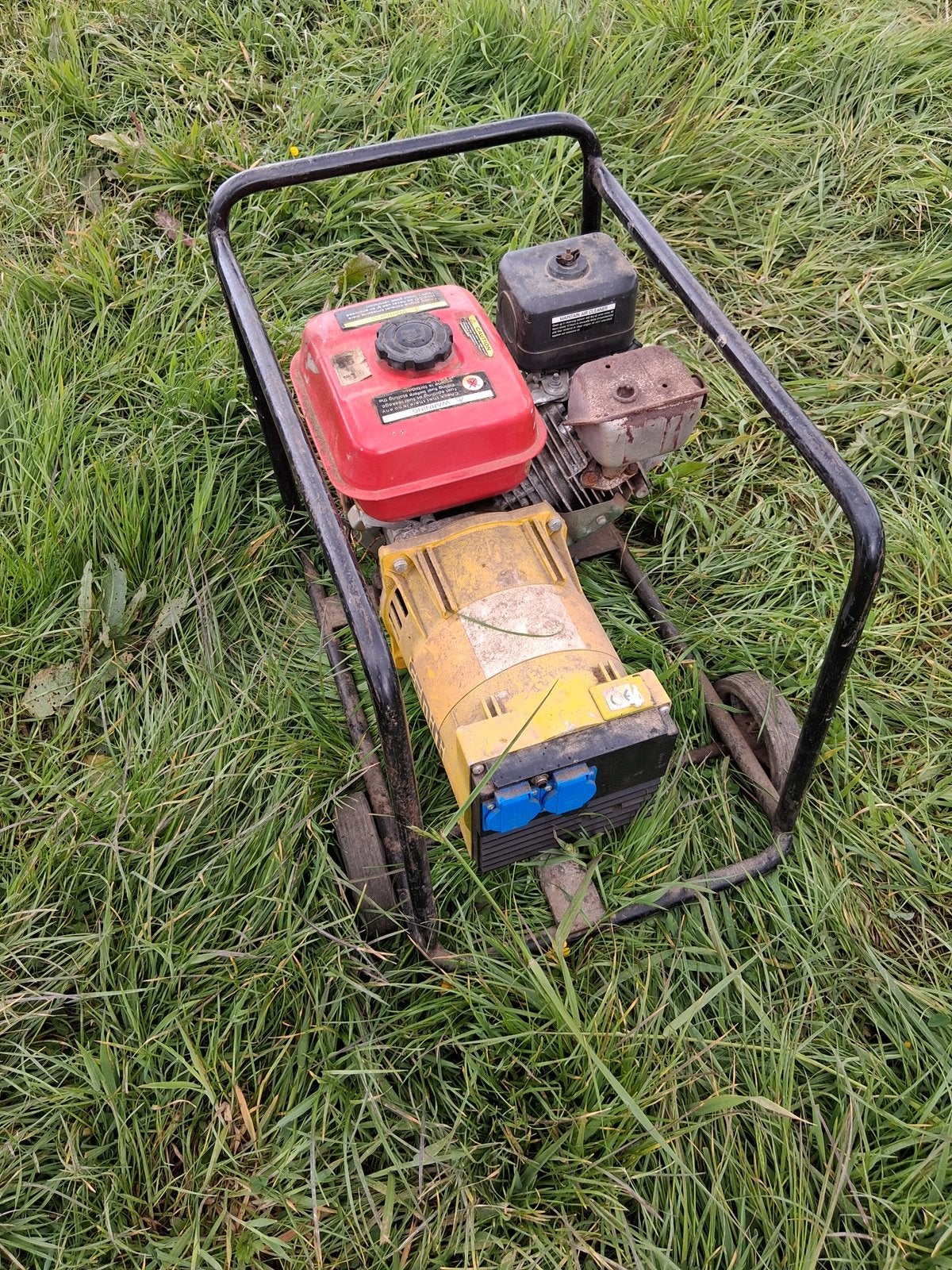 Groupe électrique 220v, Bricolage & Construction, Enlèvement, Utilisé, Moteur à essence, Moins de 1400 tpm