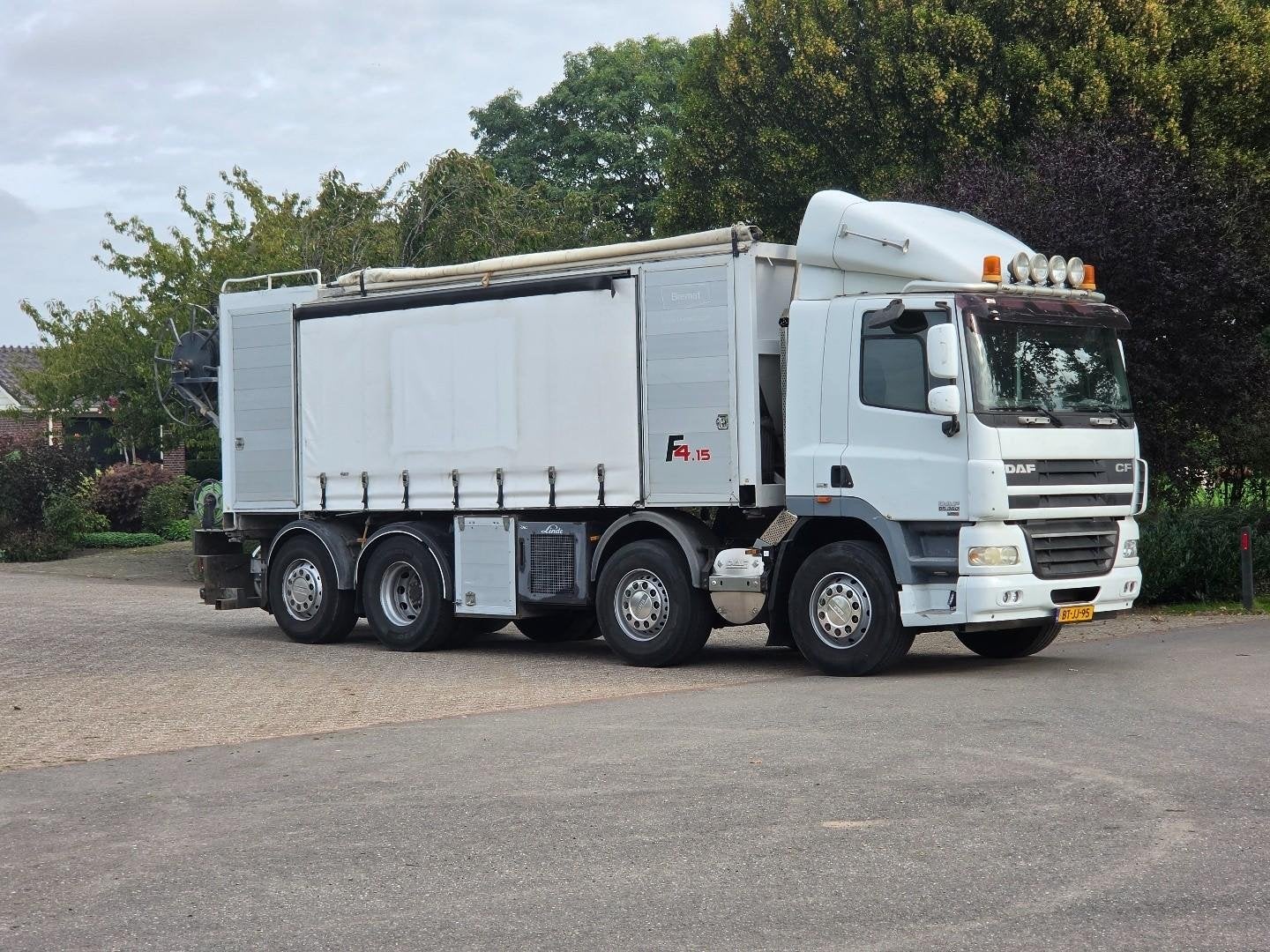 DAF CF85 /360 FAX met BREMAT 415 , CEMENT DEKVLOEREN! SCREED, Auto's, Euro 5, Overige kleuren, Bedrijf, Diesel