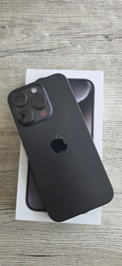 Iphone 15 pro 256 Go, noir, titane, Télécoms, Téléphonie mobile | Apple iPhone, 256 GB, Comme neuf, IPhone 15 Pro, 87 %