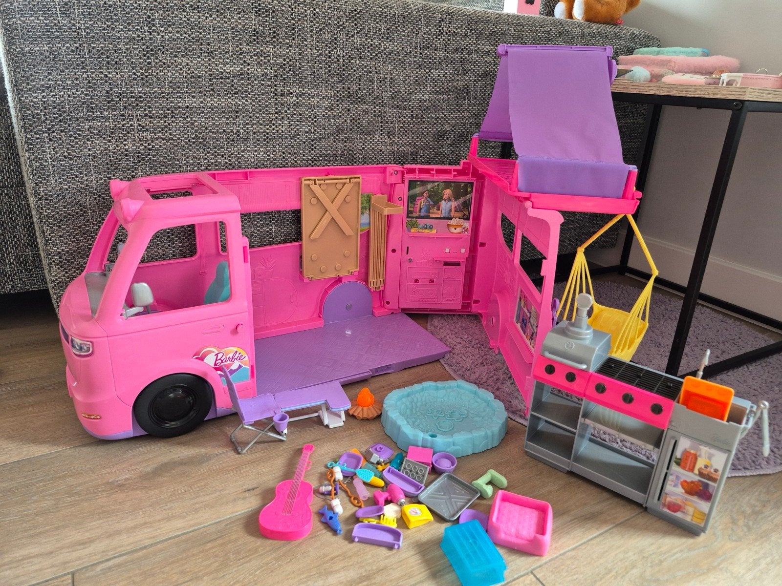 Camping-car Barbie, Enlèvement