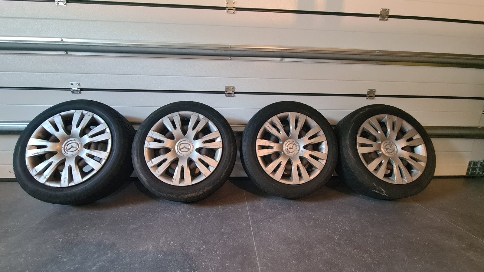 4 ROUES COMPLETES-MAZDA 2–PNEUS DUNLOP+JANTES TÔLÉES+ENJOLI, Enlèvement, Pneu(s)