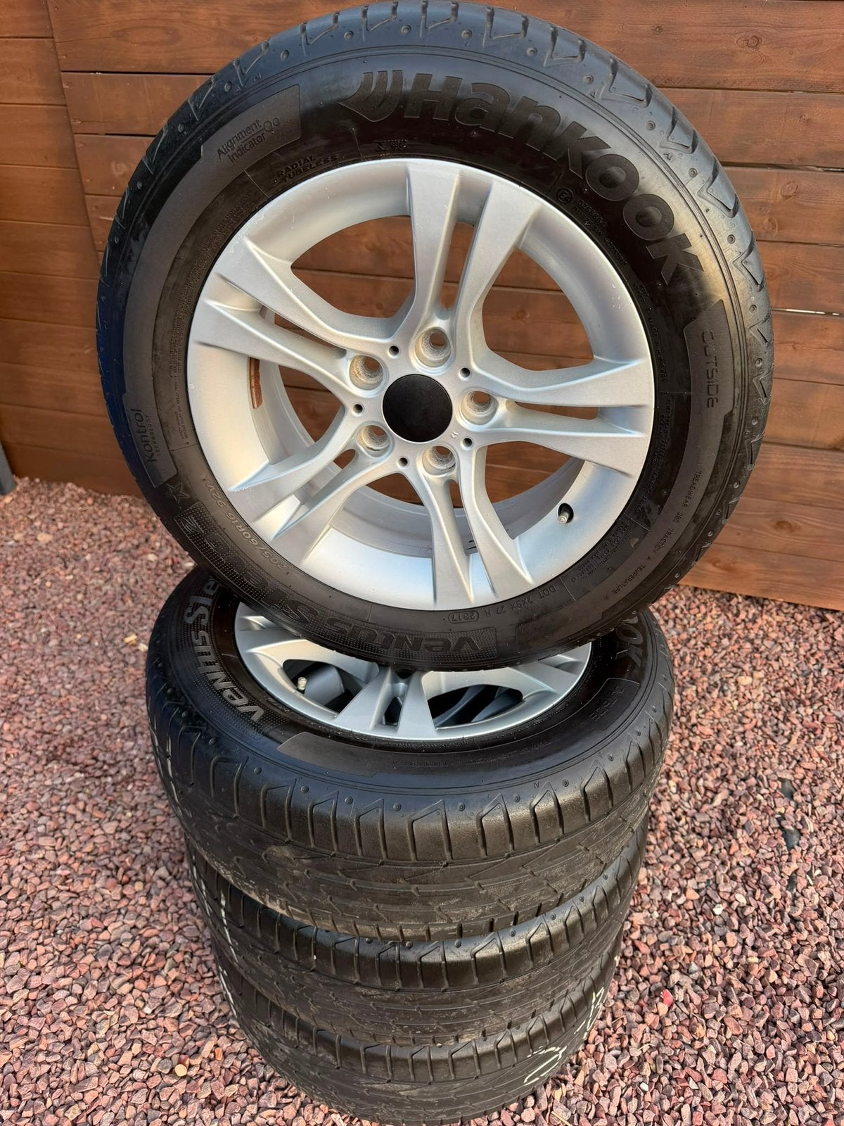 Originele 16" BMW velgen + Hankook zomerbanden 205/60 R16, Auto-onderdelen, Ophalen, Velg(en)