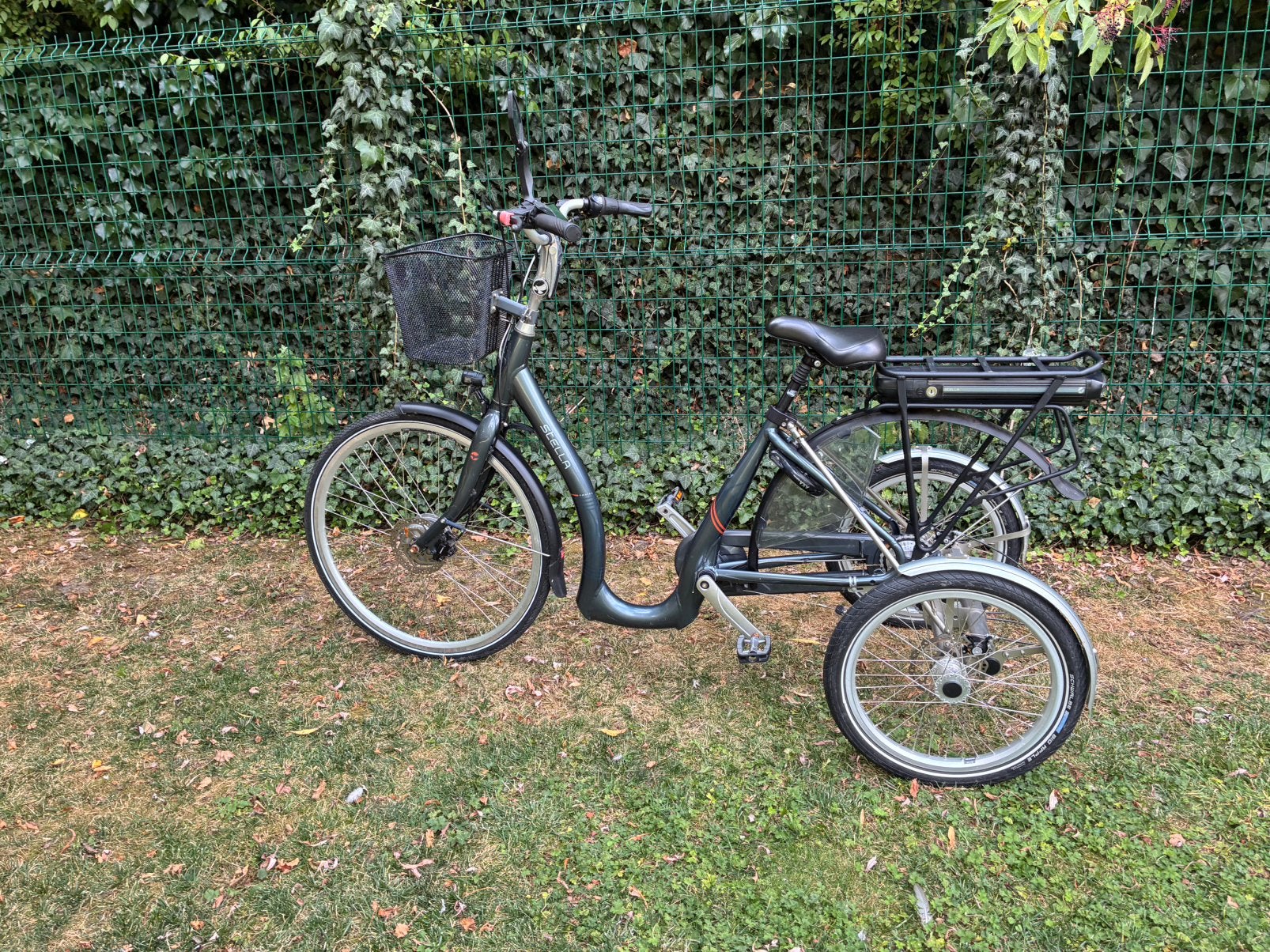 Stella elektrische driewieler, Fietsen en Brommers, Ophalen, Zo goed als nieuw, Schijfrem