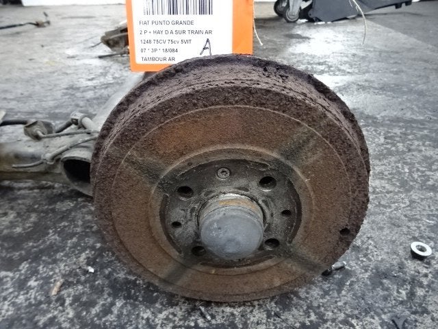 TAMBOUR DE FREIN ARRIÈRE Fiat Grande Punto (199), Autos : Pièces & Accessoires, Utilisé, Fiat