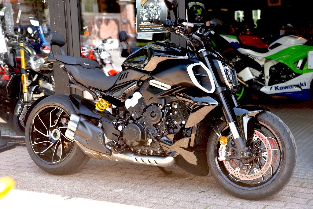 DUCATI DIAVEL V4 ***MOTOVERTE.BE***, Occasion, 4 cilinders, Bedrijf, Overig