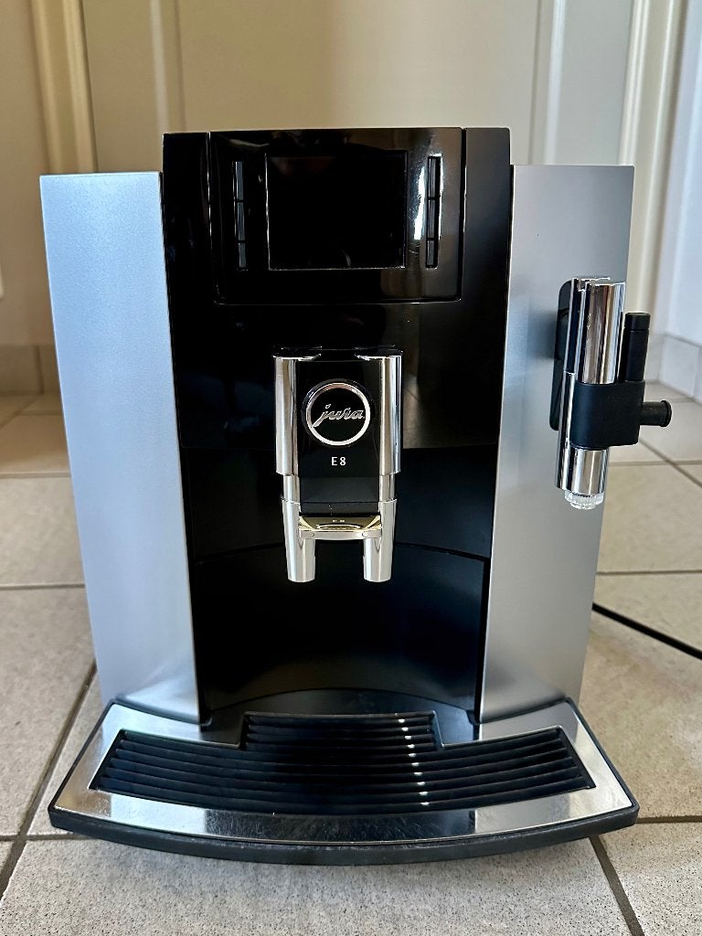 Koffieapparaat Jura E8, Ophalen, Gebruikt, Koffiemachine, Afneembaar waterreservoir