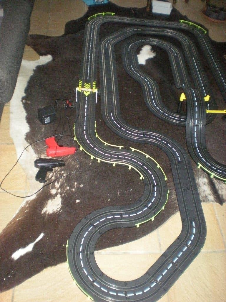 groot racecircuit - autobaan, Enfants & Bébés, Jouets | Circuits, Enlèvement, Utilisé, Électrique, Circuit