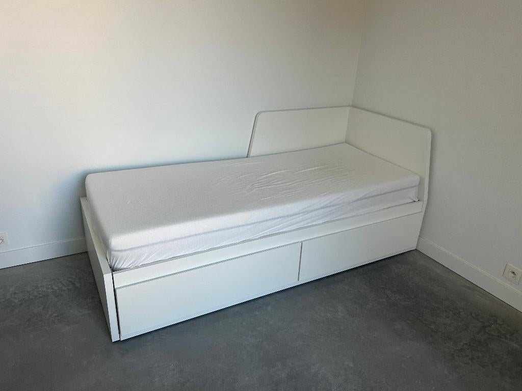Bedbank - logeerbed uitrekbaar met 2 lades (IKEA Flekke), Enlèvement, Utilisé, Réglable, Blanc