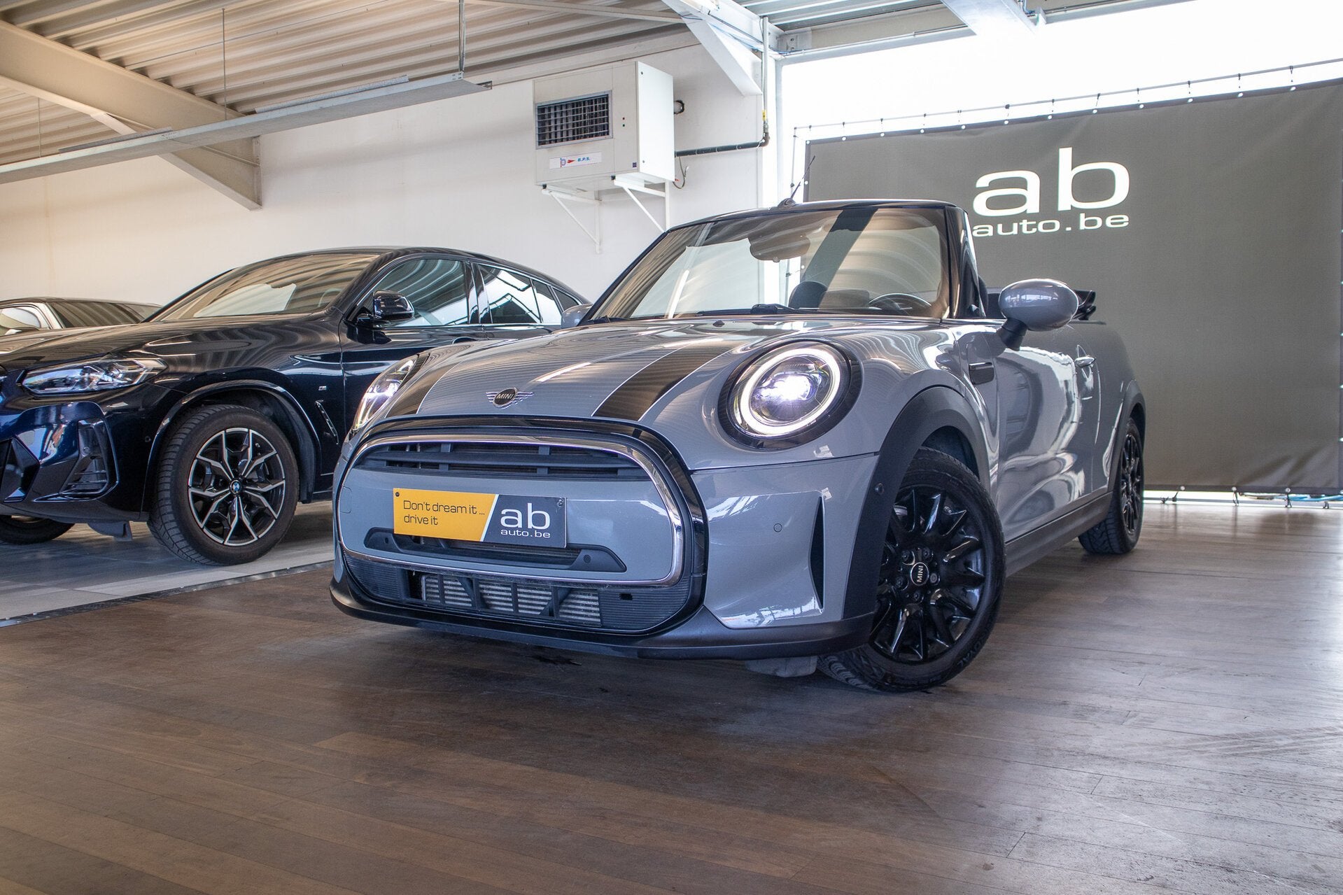 MINI Cooper Cabrio 1.5 AUTOM, HEAD-UP, CARPLAY, KEY-LESS, Z, 4 zetels, 0 cilinders, Cabriolet, Bedrijf