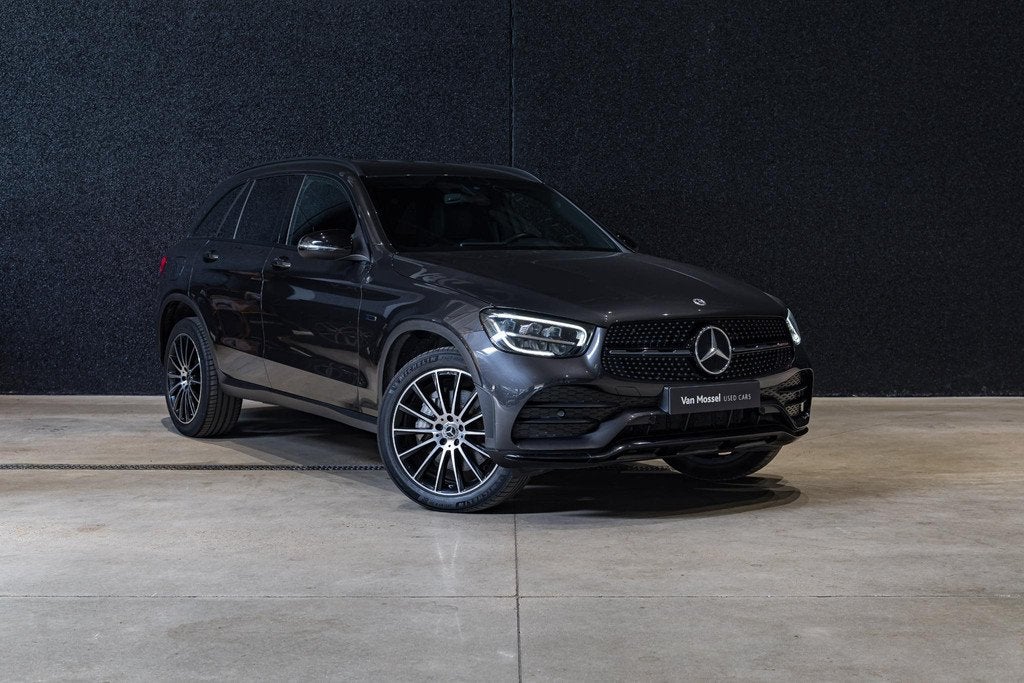 Mercedes-Benz GLC 300d 4MATIC AMG LINE+NIGHTPACK+ILS +NAVI, Autos, Mercedes-Benz, Argent ou Gris, Entreprise, 2000 kg, Carnet d'entretien