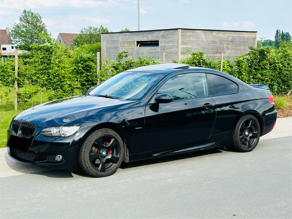 BMW 320I COUPE M PAKKET BENZINE OPENDAK, Auto's, BMW, Zwart, Zwart, Handgeschakeld, Particulier