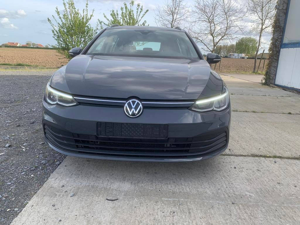 VW Golf 8 1.0 E Tsi Life 1, Autos, Volkswagen, Argent ou Gris, Achat, Euro 6, Entreprise