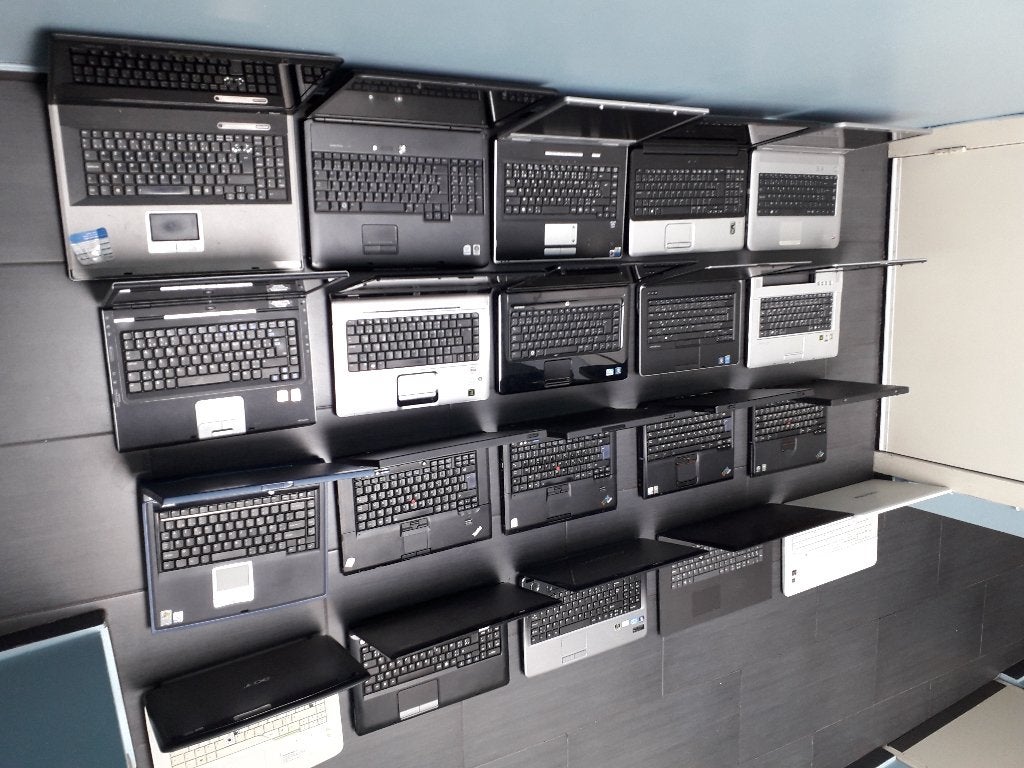 LOT PC DIVERS, Computers en Software, Laptoptafels, Ophalen, Gebruikt, In diepte verstelbaar
