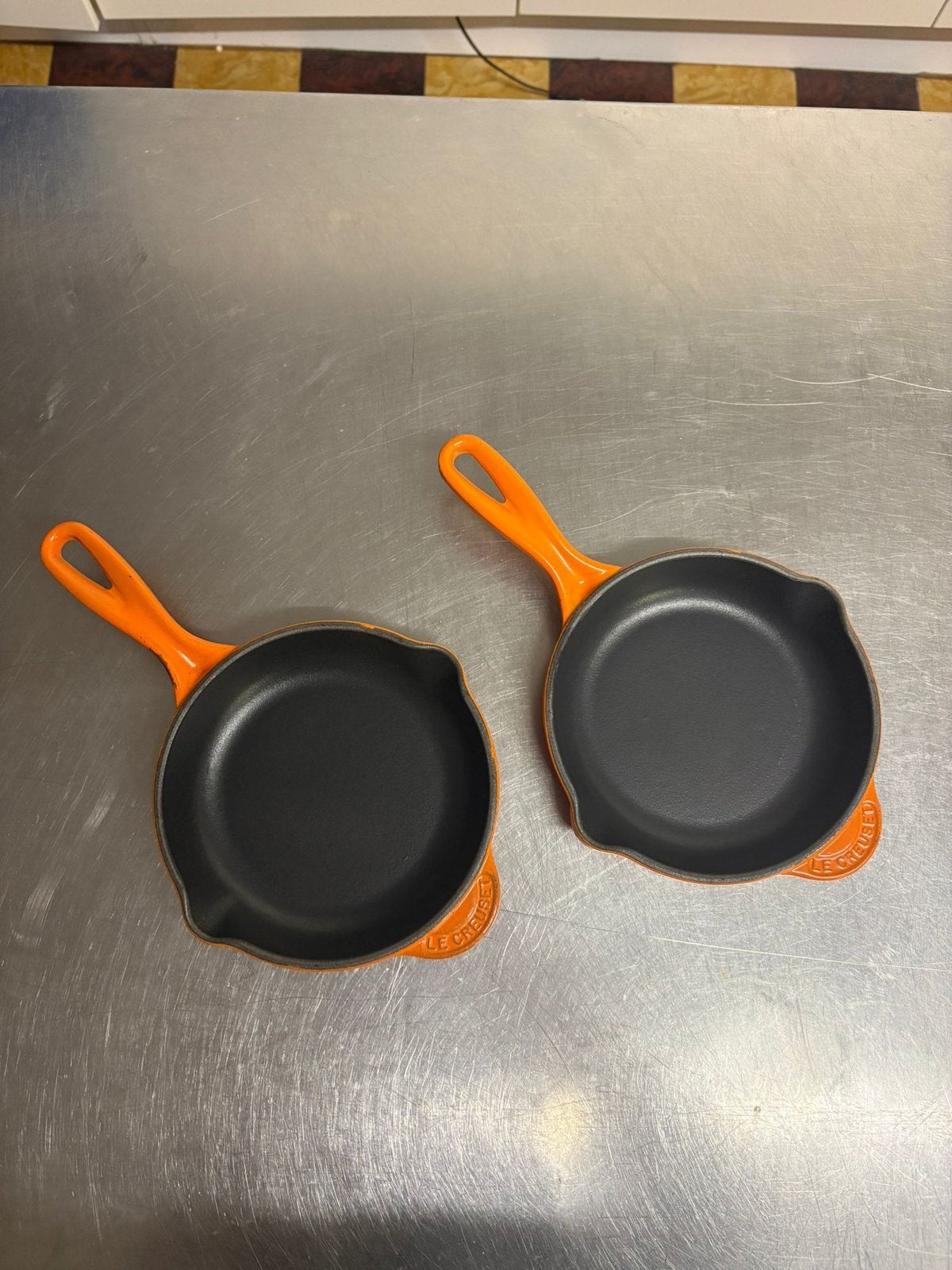 Le Creuset Skillet / Koekenpan Ø 16 cm – Oranjerood, Ophalen, Zo goed als nieuw, Gietijzer