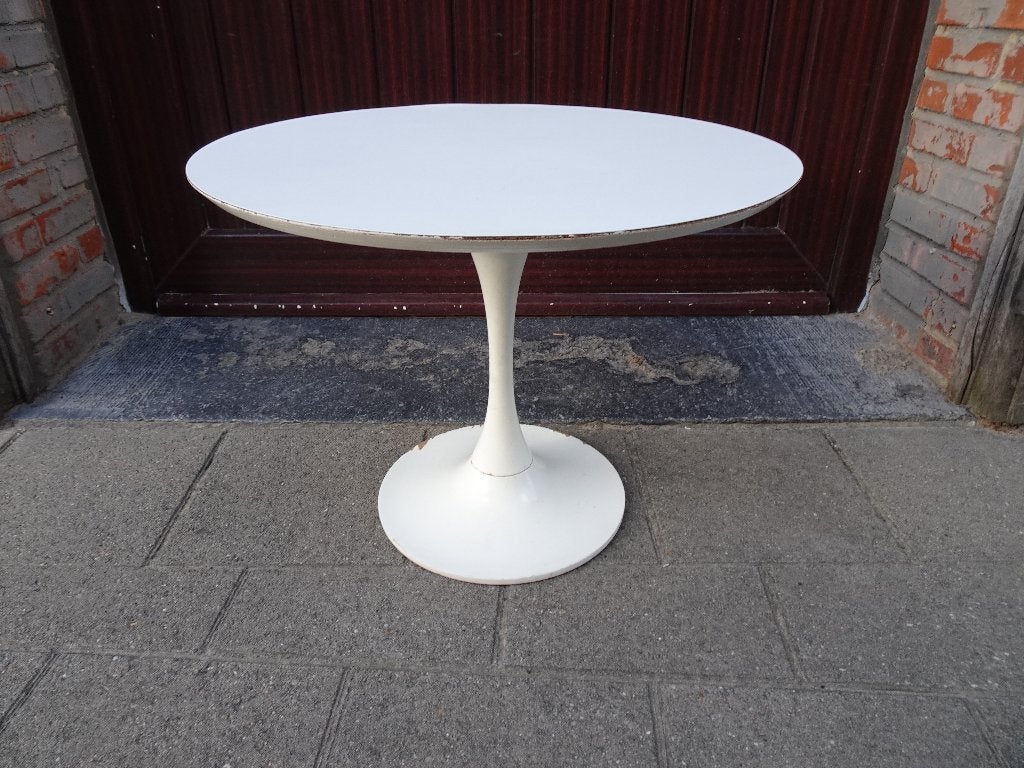 VINTAGE KNOLL STYLE BIJZETTAFELTJE TULIP GETEKEND, Ophalen of Verzenden
