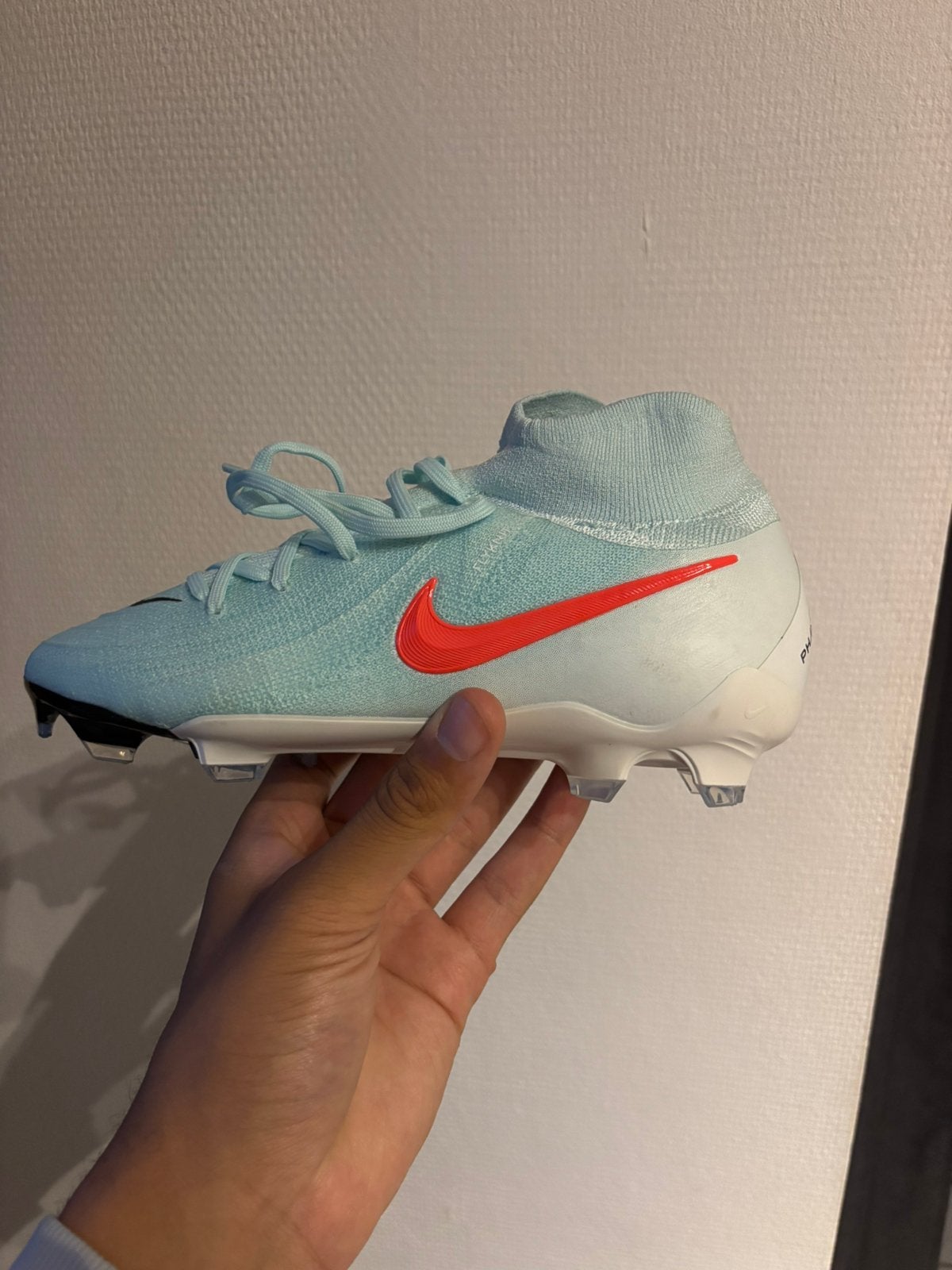 LOT DE 2 CRAMPONS NIKE PHANTOM GX II ELITE  COLORIS MINT, Enlèvement, Comme neuf, Chaussures