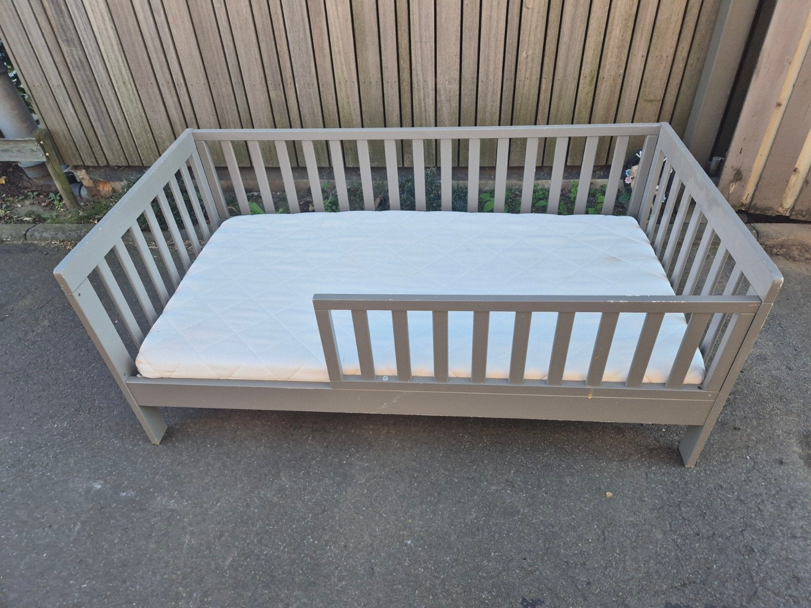 baby bed 70 x 140cm, Enlèvement, Matelas