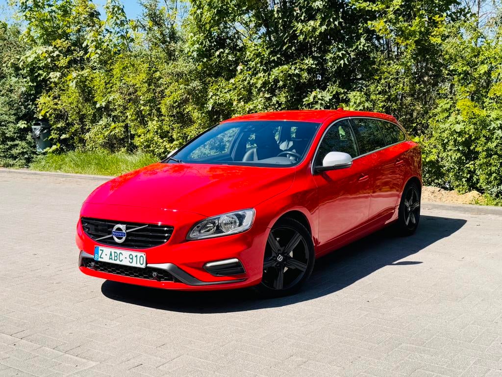 VOLVO V60 T3 1.6 152pkBenzine R-Design, Auto's, Volvo, Automaat, Leder, Break, Rood