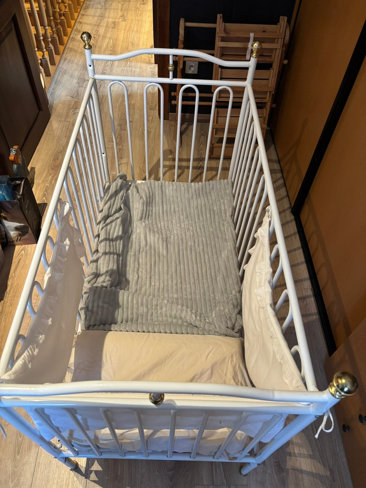 Kinderbed, Enlèvement