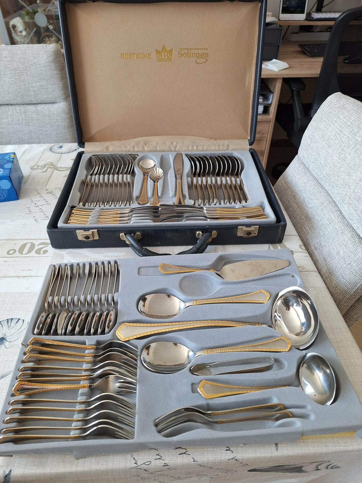Ménagère de table 70 pièces SBS Solingen - Plaquée Or 24K, Antiquités & Art, Antiquités | Couverts, Enlèvement