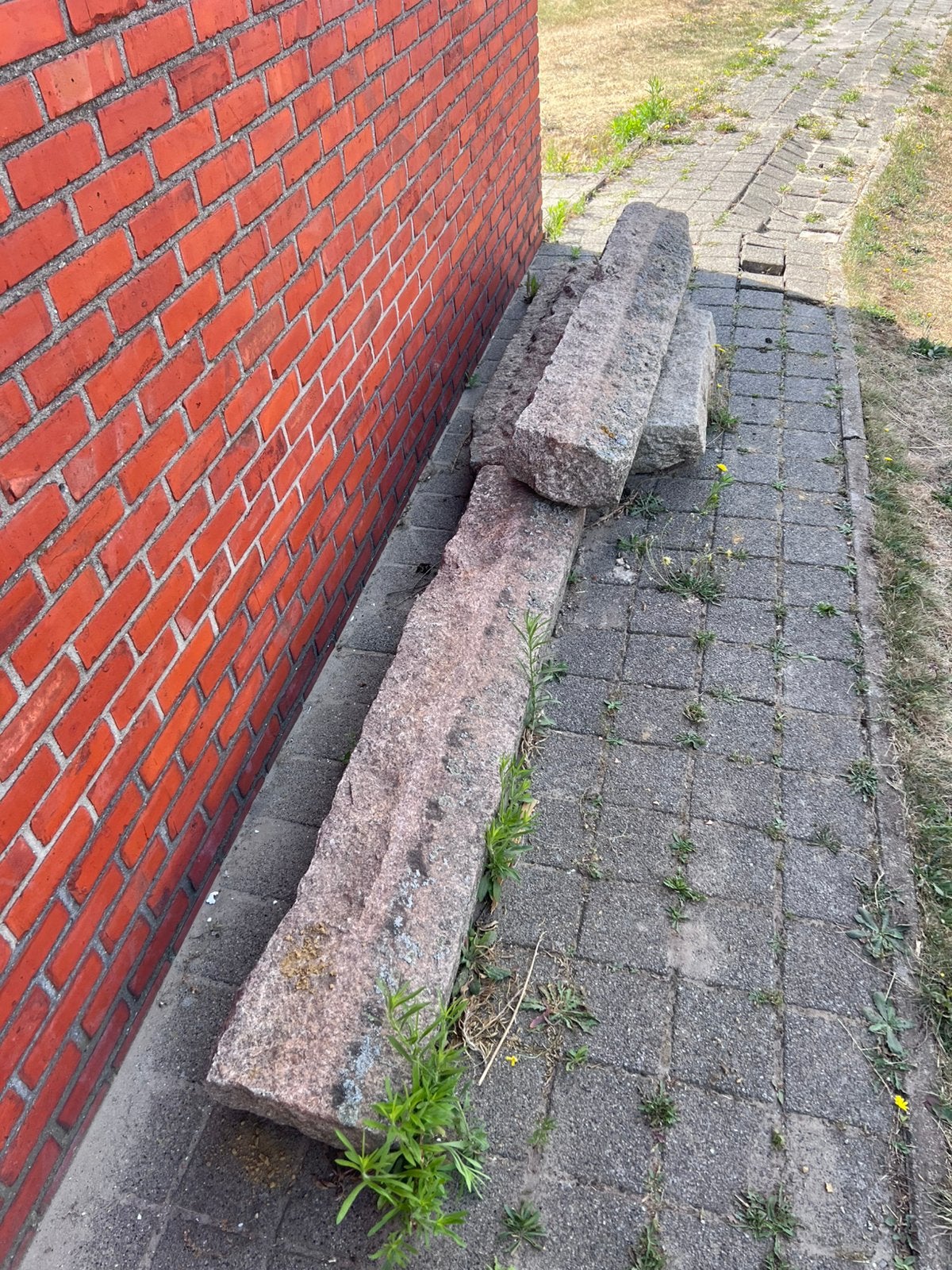 Granieten boordstenen, Tuin en Terras, Bielzen en Borduren, Ophalen, Zo goed als nieuw, Natuursteen, Minder dan 25 cm