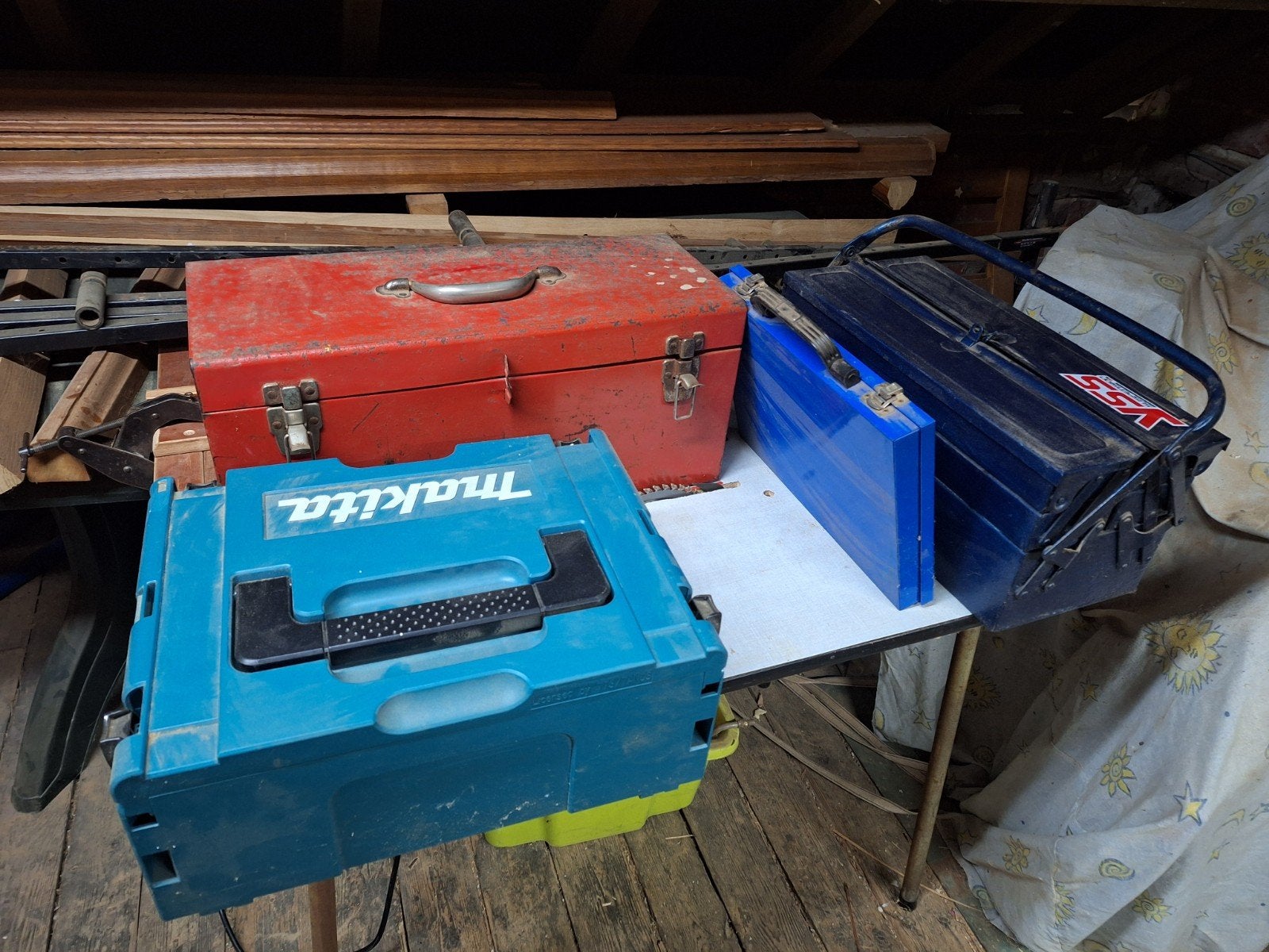 Coffrets à outils, Enlèvement