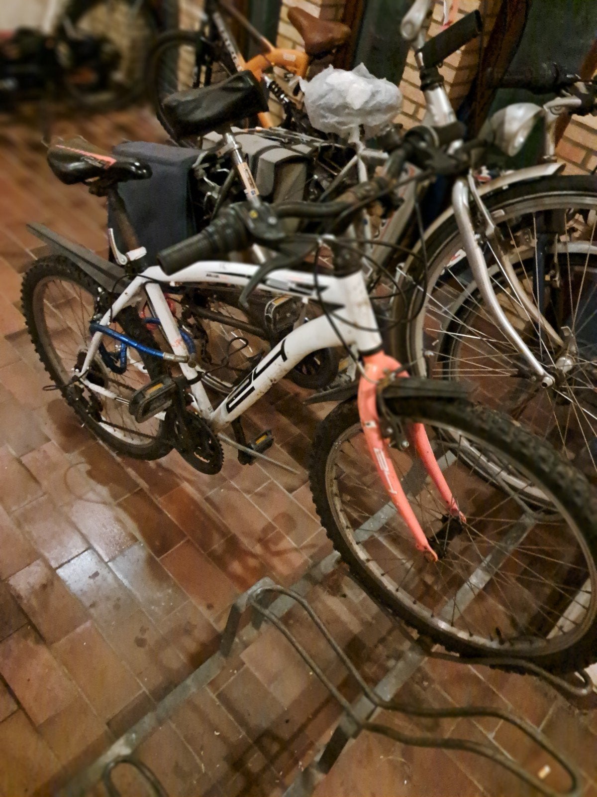 Vélo cross pour garçons avec de bons pneus et de bonnes vite, Enlèvement, Utilisé, Vitesses