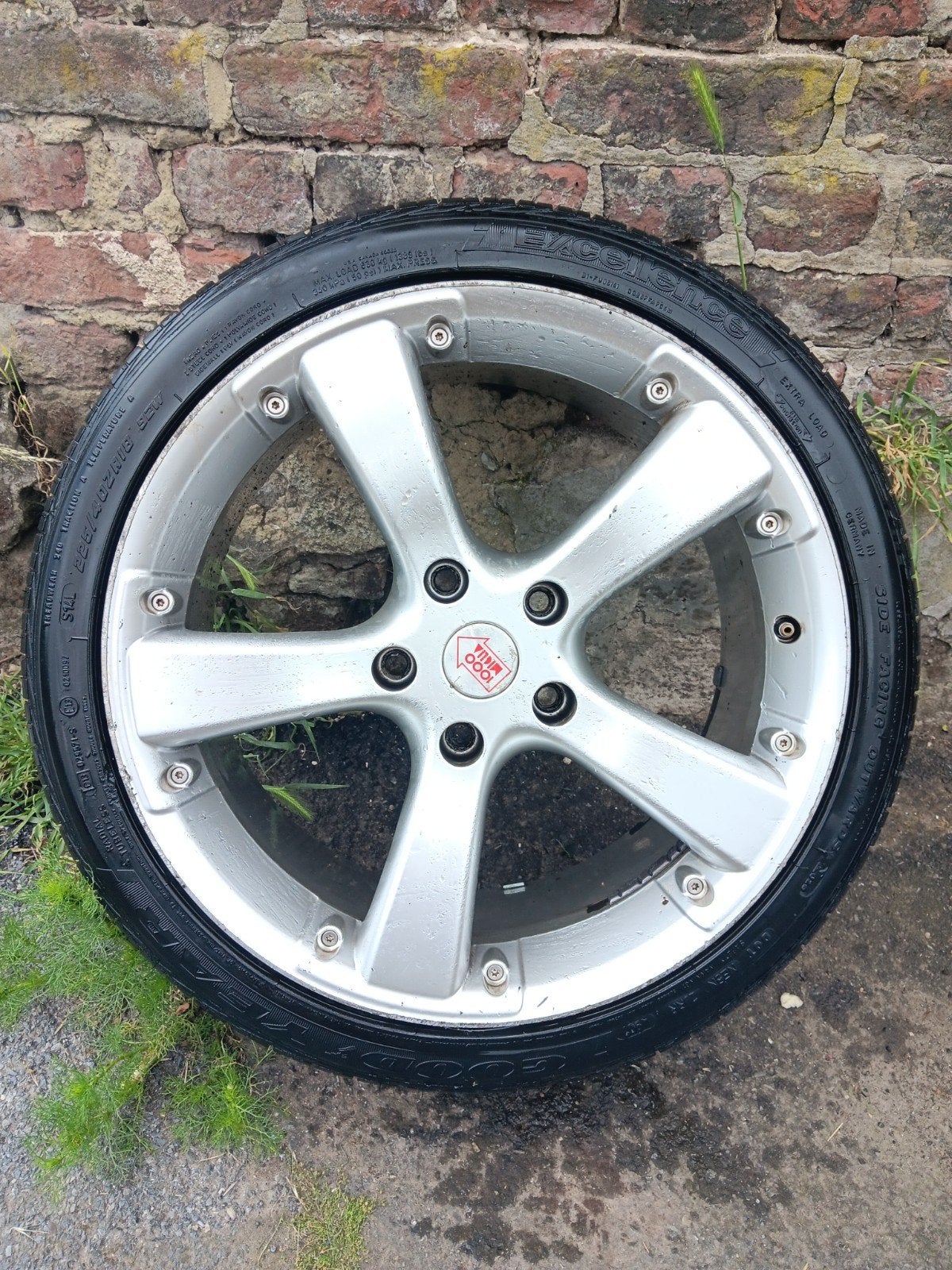 Jantes 18" et 40 MILGLIA 1000, Autos : Pièces & Accessoires, Pneus & Jantes, Enlèvement ou Envoi, Pneu(s)