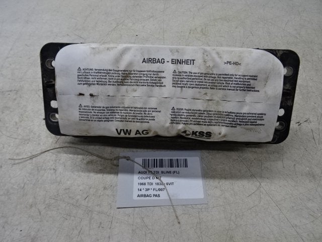 AIRBAG PASSAGER Audi TT (FV3 / FVP) (8S0880204D), Auto-Union-Straße  1,
85057  Ingolstadt, DE, Info@audi.de, Audi, Utilisé