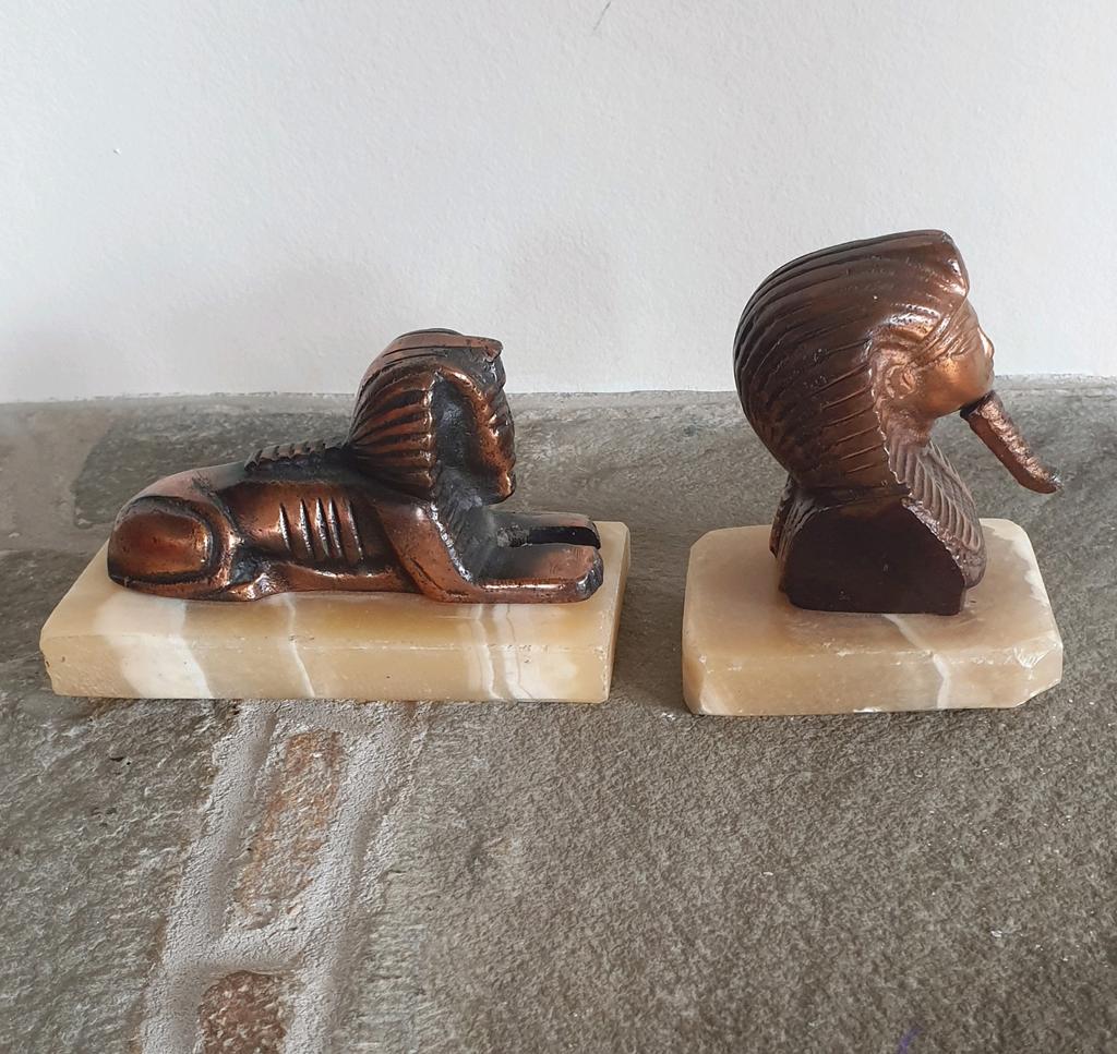 Egypte, sfinx en farao op marmeren sokkel., Antiek en Kunst, Ophalen of Verzenden