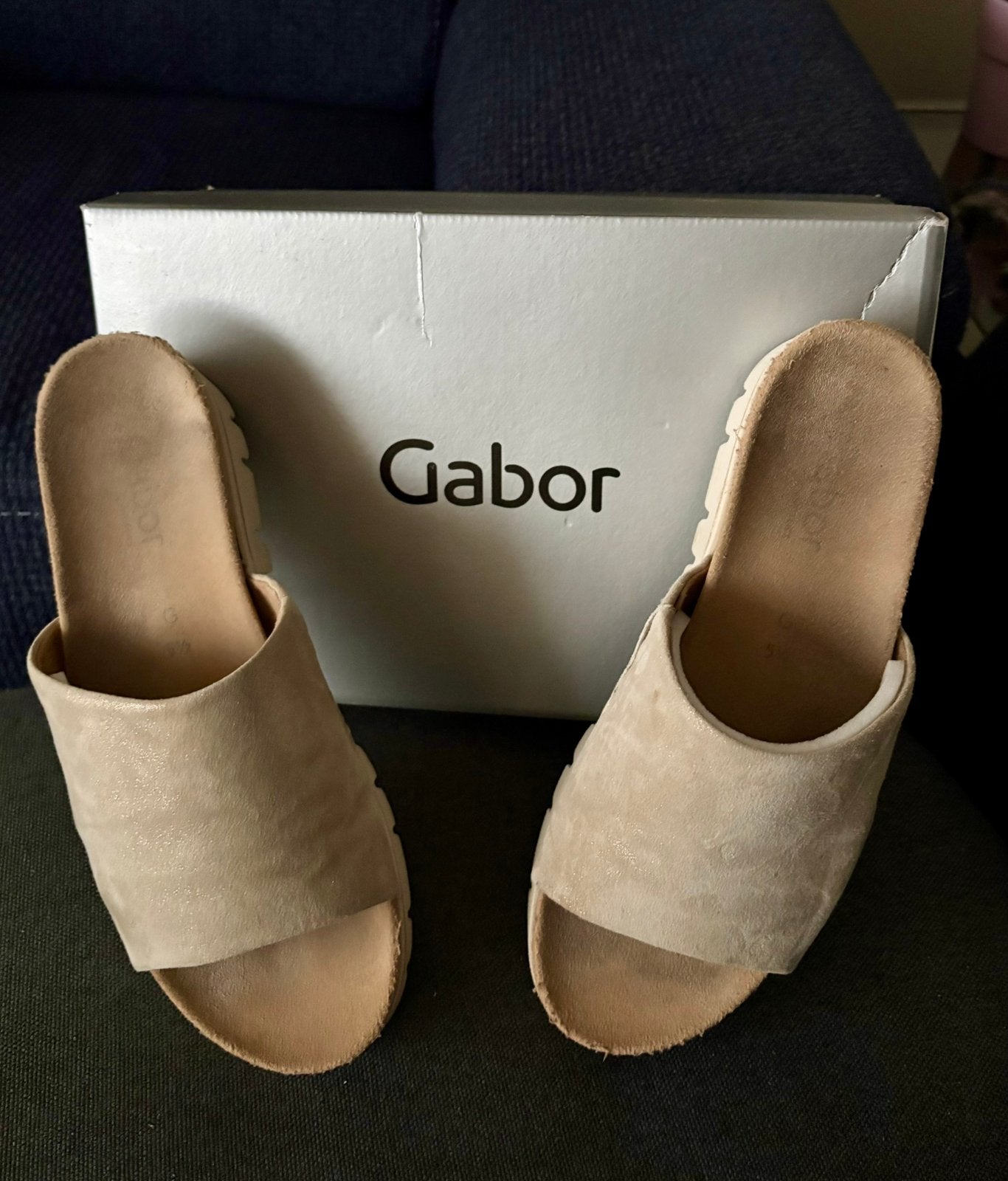 GABOR 38.5 G leren muiltjes met plateauzool beige nubuck, Kleding | Dames, Schoenen, Zo goed als nieuw, Wit, Ophalen of Verzenden