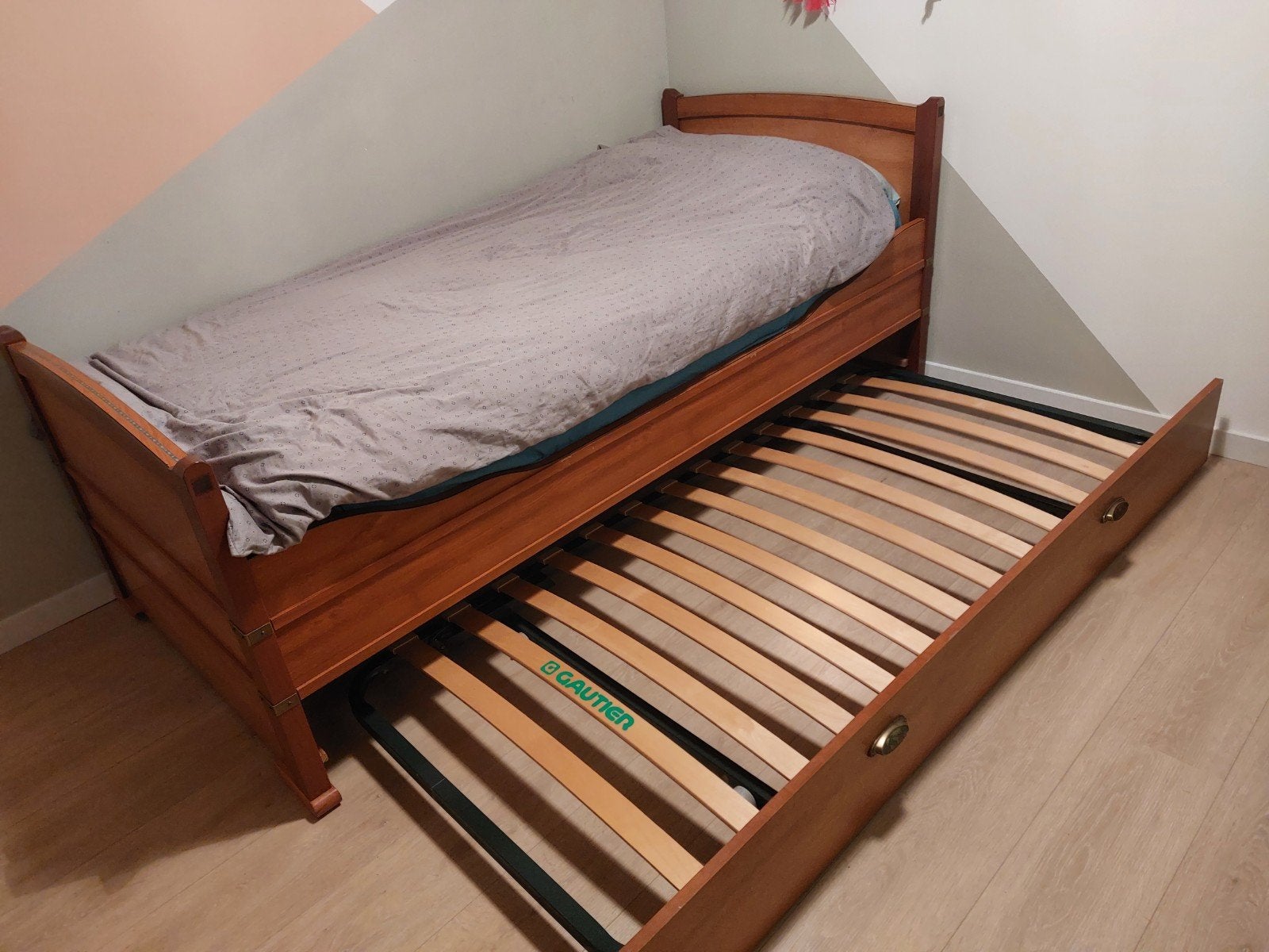 Eenpersoonsbed met kast en extra logeerbed, Huis en Inrichting, Slaapkamer | Bedden, Ophalen