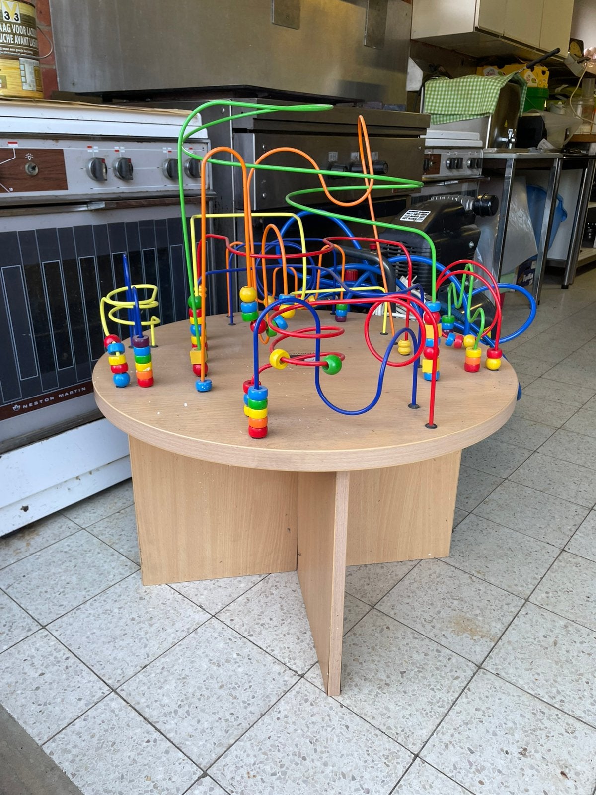 Speeltafel, Kinderen en Baby's, Ophalen, Zo goed als nieuw