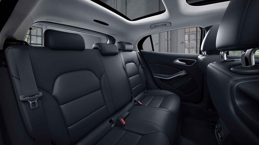 Mercedes-Benz GLA-Klasse 180 d Urban Line | Panoramisch Dak, Auto's, Stof, 4 cilinders, Zilver of Grijs, 80 kW