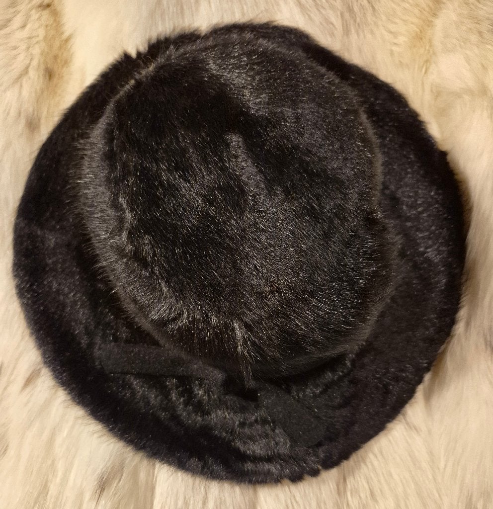 prachtige zwarte hoed bont met strik vintage look, Ophalen of Verzenden, Zo goed als nieuw, Hoed