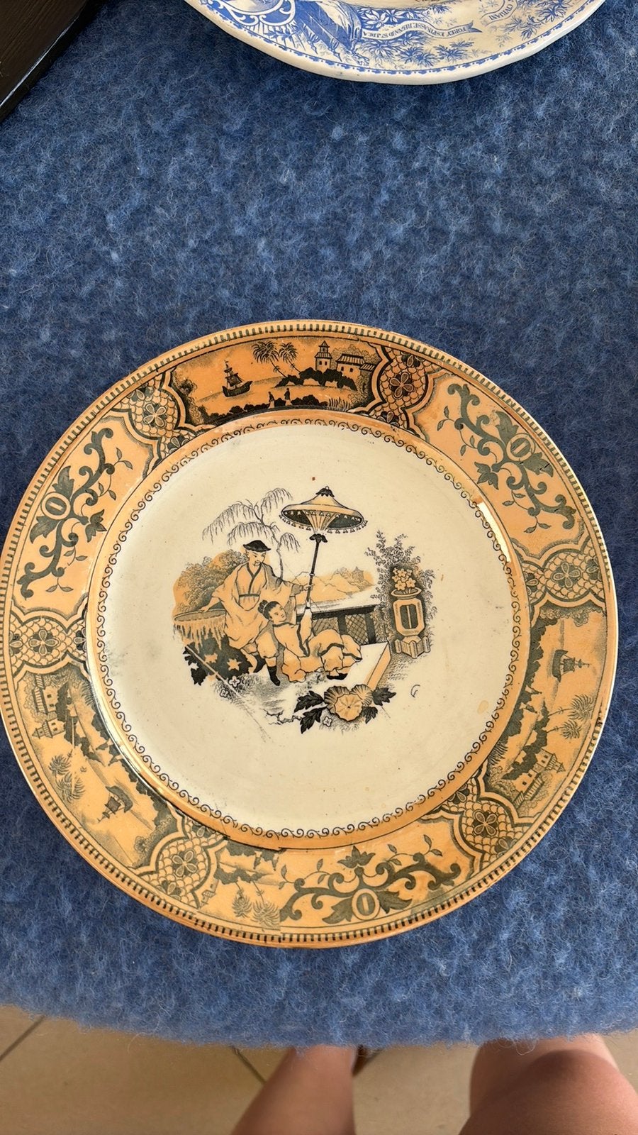 Bord P. Regout in Aziatische stijl, Enlèvement