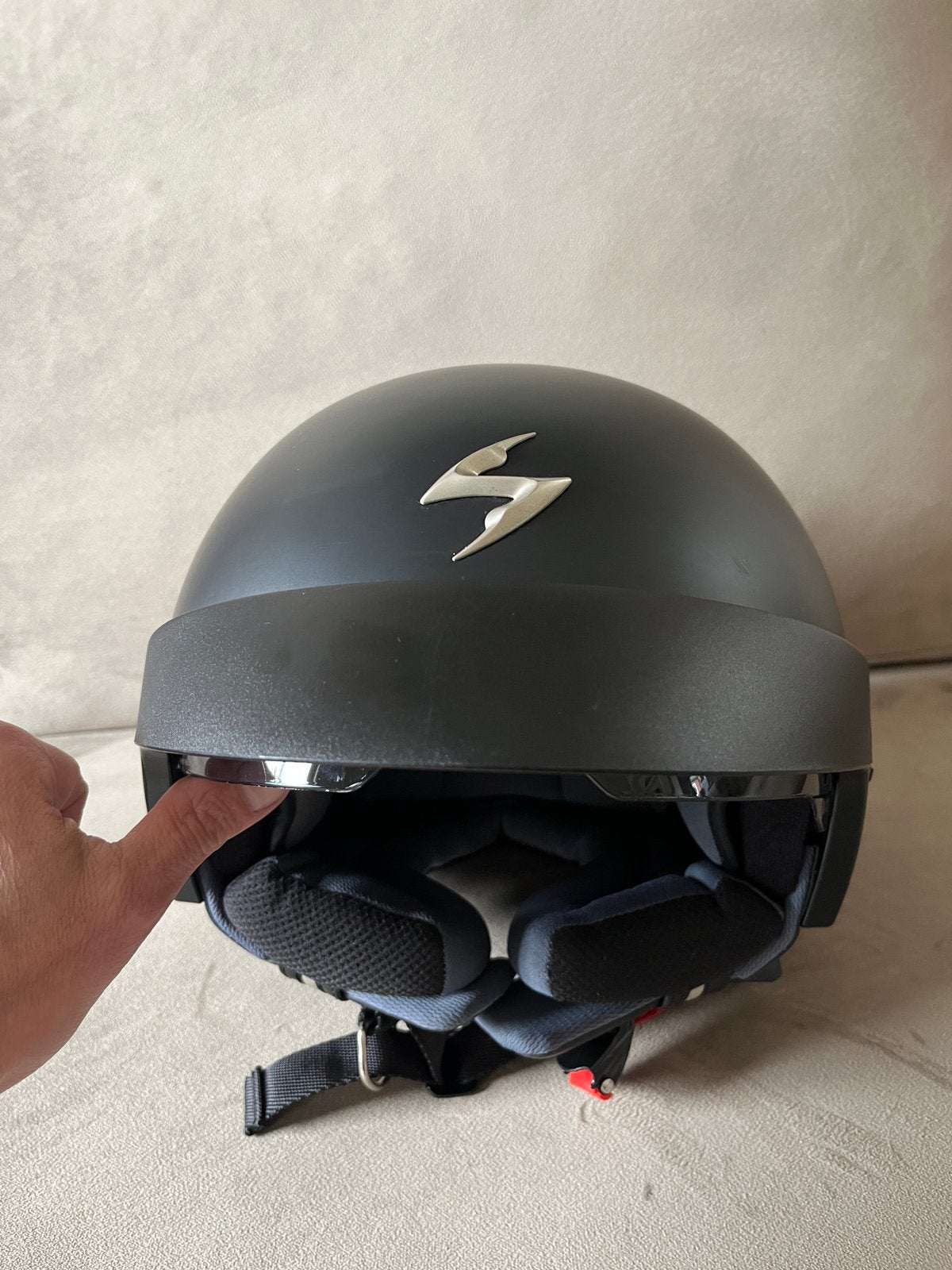 Mooie motorhelm scooterhelm jethelm Scorpion., Fietsen en Brommers, Ophalen, Zo goed als nieuw