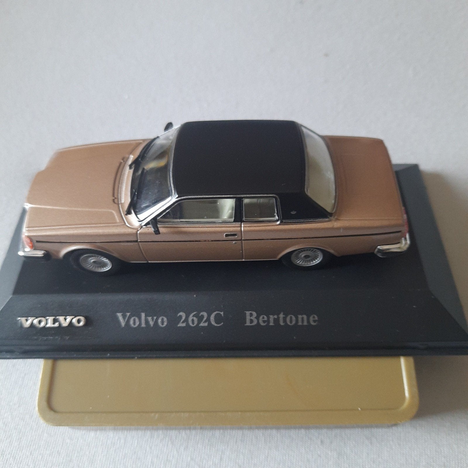 VOLVO 262 COUPE BERTONE *1:43*VINTAGE*NEW*MINT IN BOX*, Hobby en Vrije tijd, Modelauto's | 1:43, Ophalen, Nieuw, Auto, Overige merken