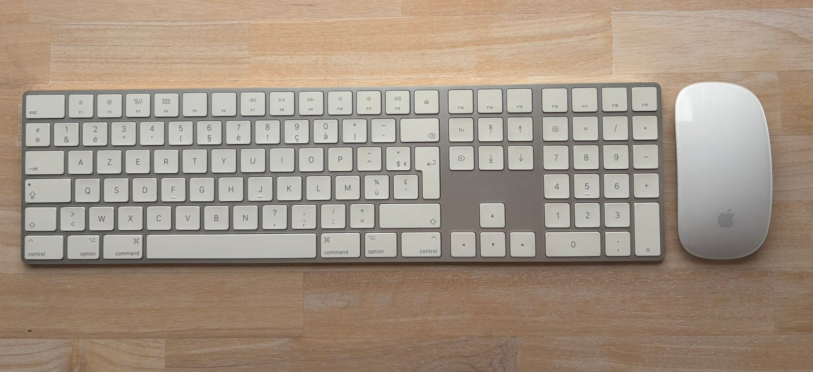 Apple Magic Keyboard AZERTY + Magic Mouse 2, Computers en Software, Toetsenborden, Zo goed als nieuw, Azerty, Ophalen of Verzenden