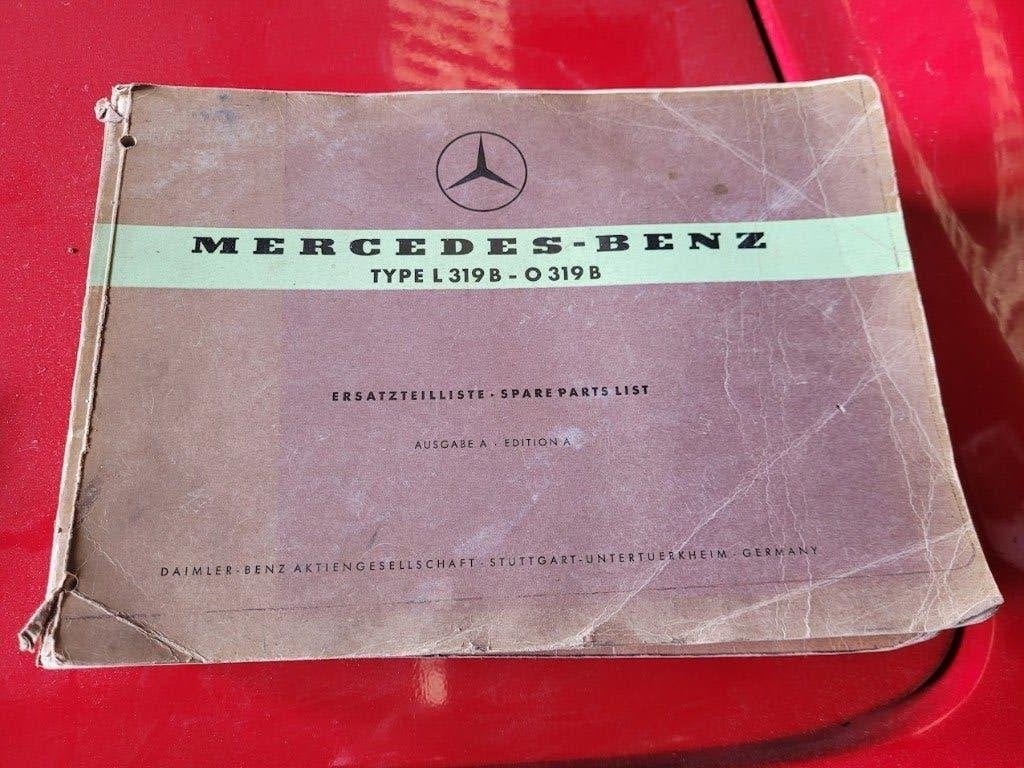 livre de pièces camion Mercedes L319B-O 319B, Enlèvement ou Envoi, Utilisé, Mercedes-Benz, Autres pièces automobiles